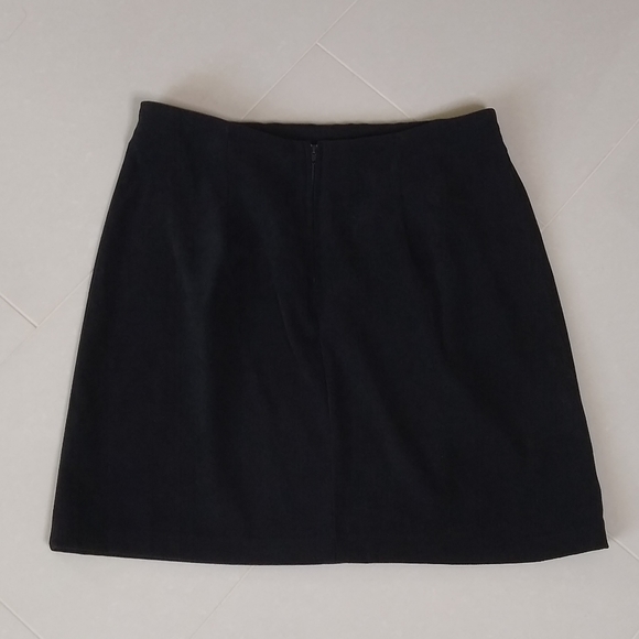 Zara Black A Line Faux Suede Mini Skirt Size Small Mid Rise Zip - Picture 2 of 5